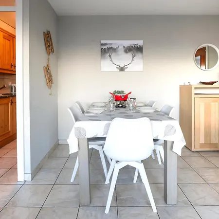 Olympic Ski-in Ski-out * نينداز