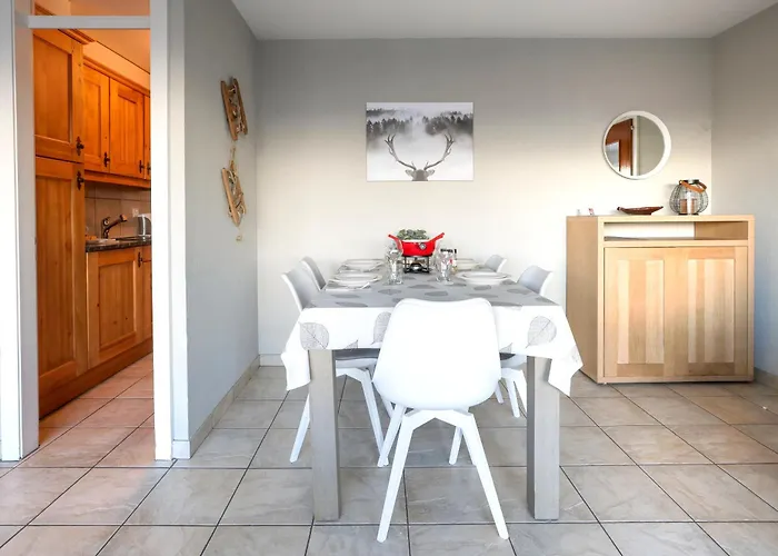 Olympic Ski-in Ski-out * نينداز